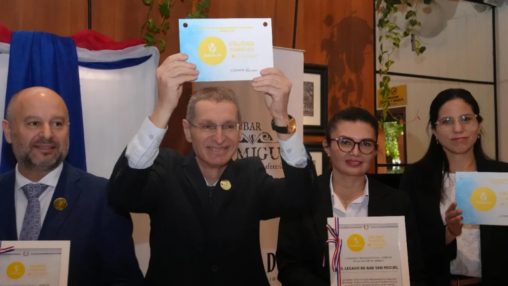 Bar San Miguel recibe doble certificación